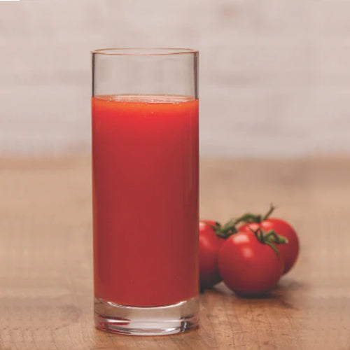 tomato juice in cup