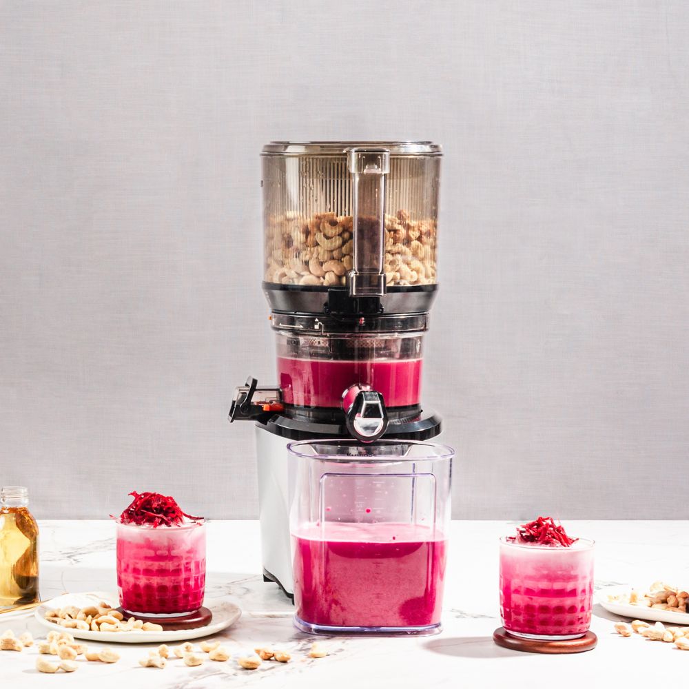 auto10 juicer making beet cashew milk