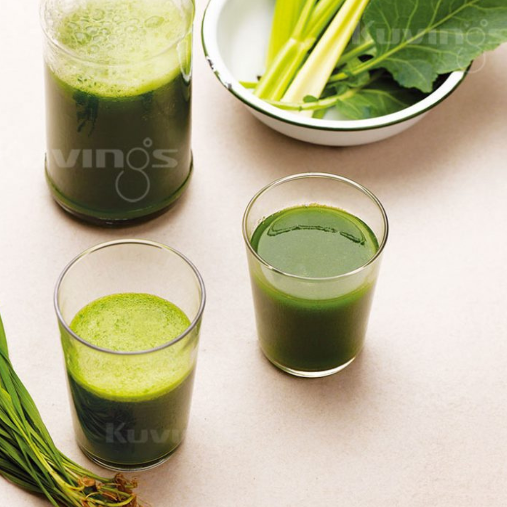 2 glasses of kale juice