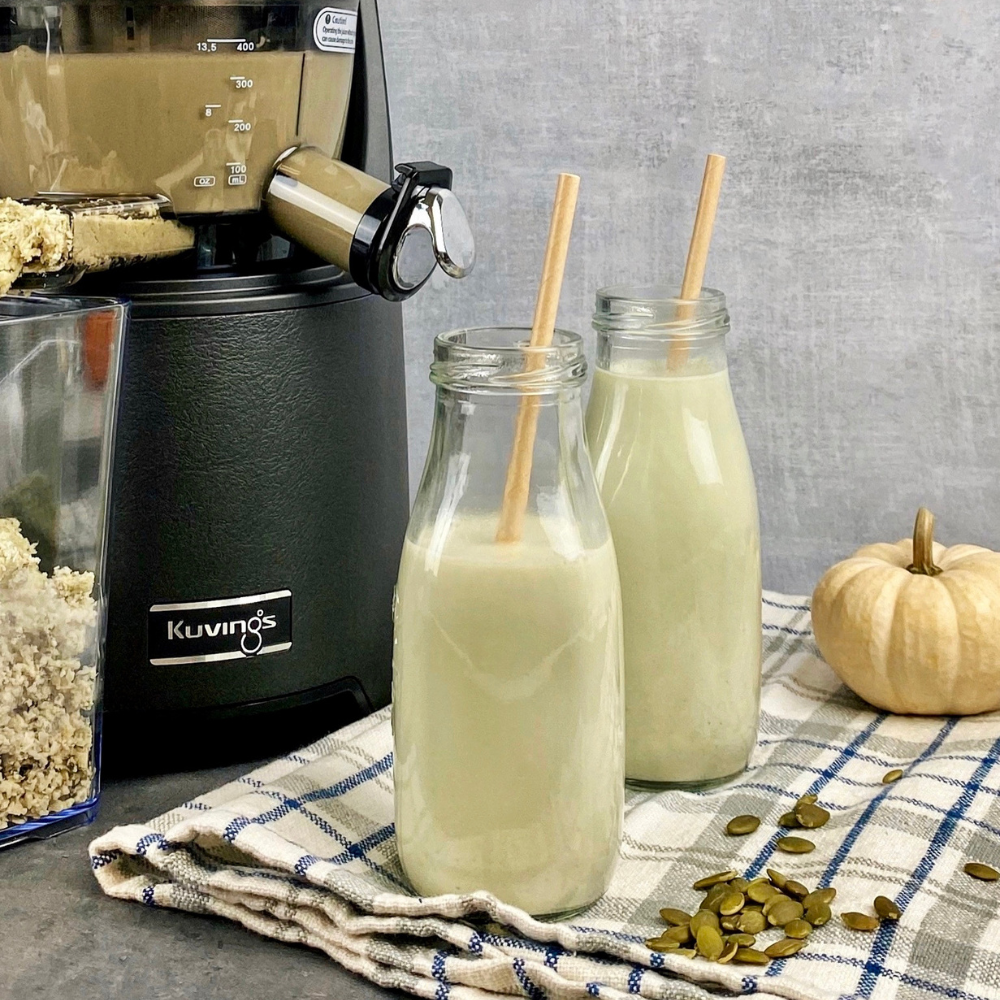2 glasses of pumpkin seed milk